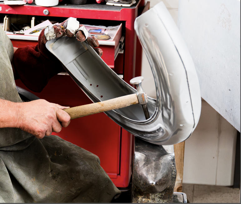 Levelling and welding of parts
