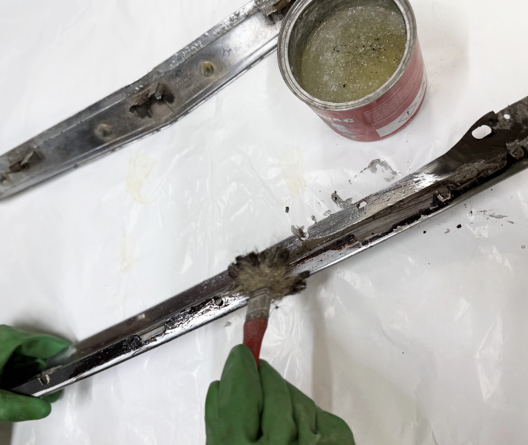 Chemical cleaning of a part